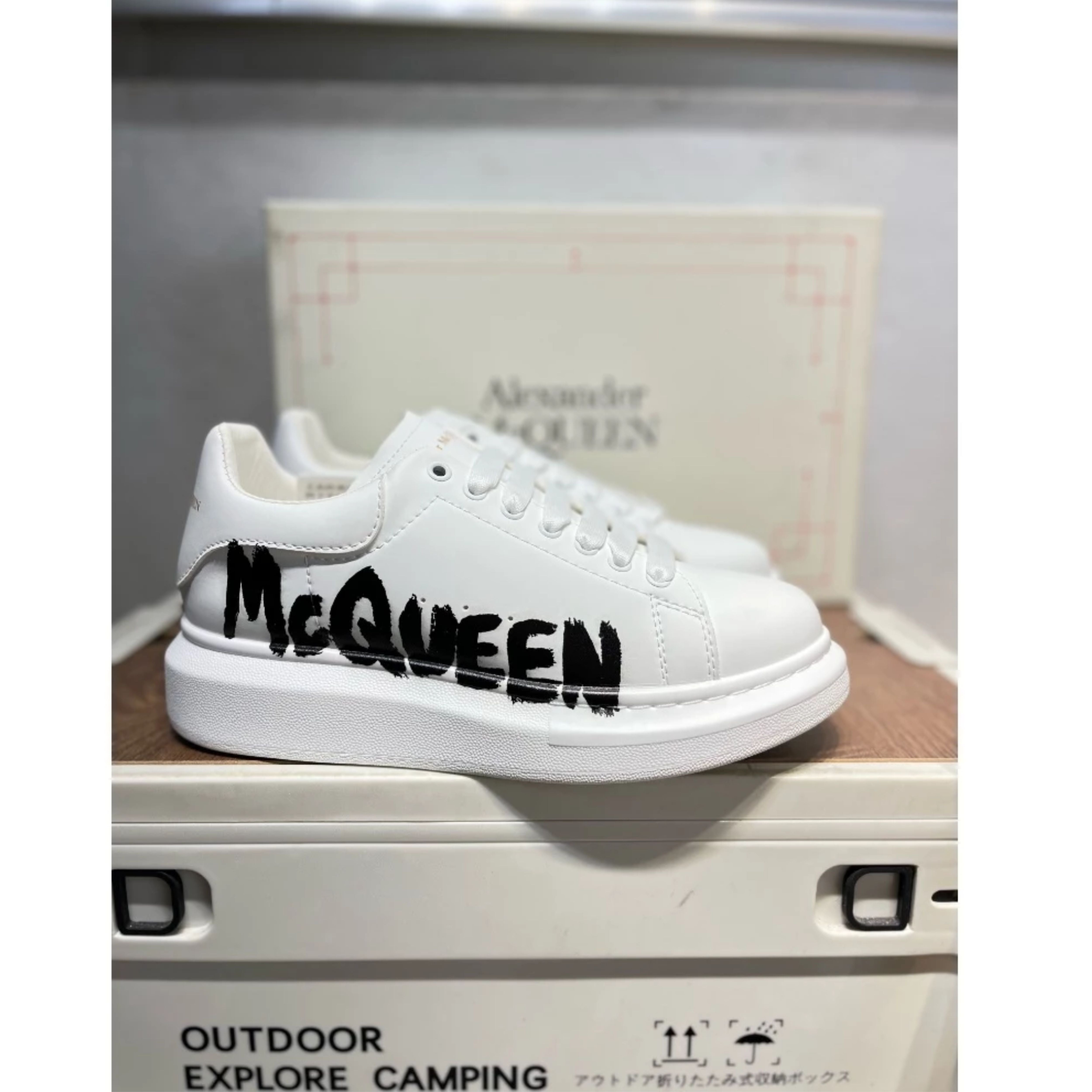 ALEXANDER MCQUEEN GRAFFITI WHITE