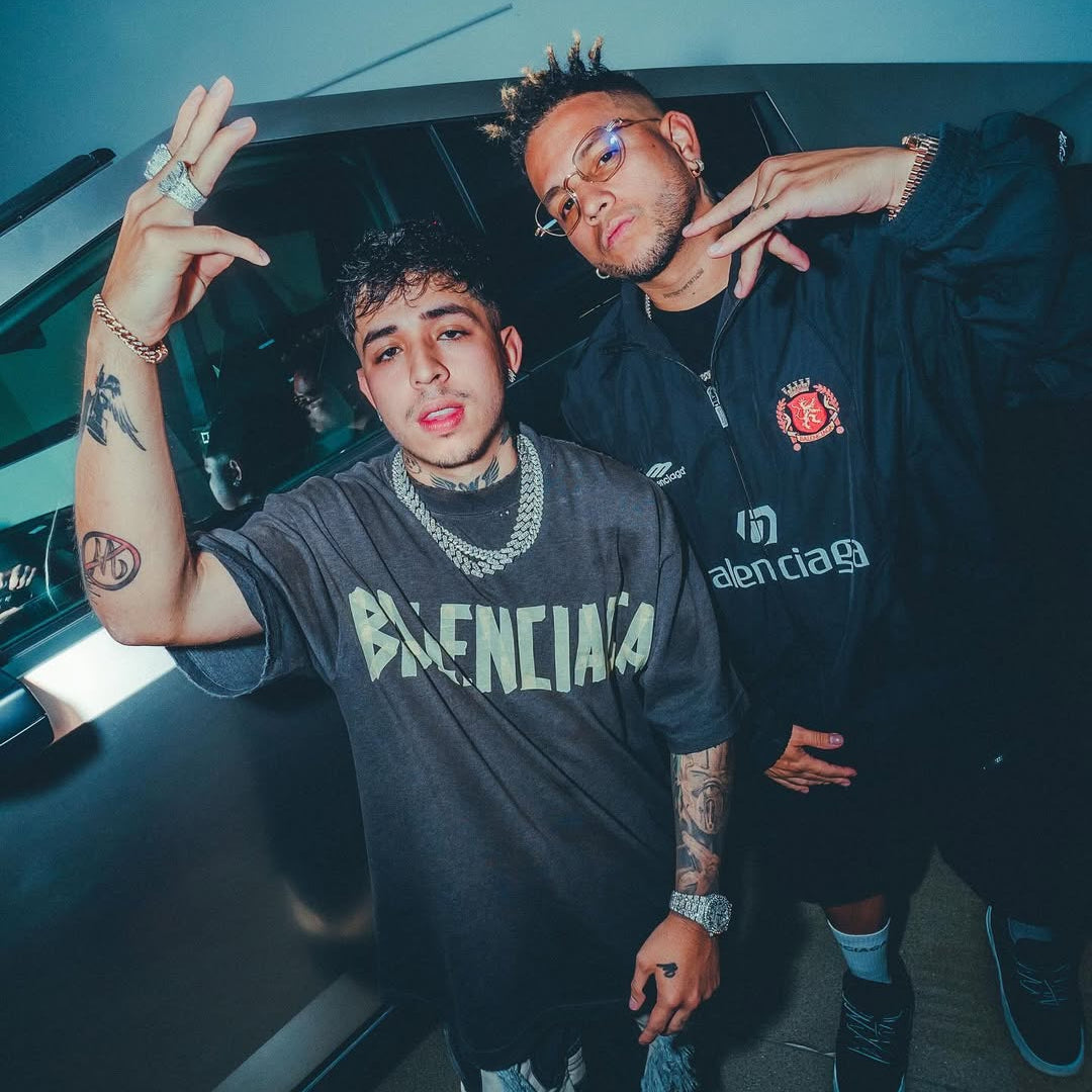 BALENCIAGA TAPE TYPE FADED TEE