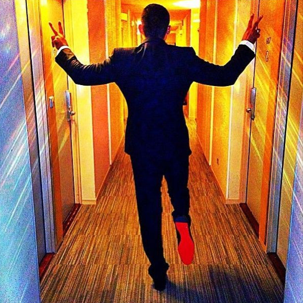 LOUBOUTIN SUELA ROJA CUERO